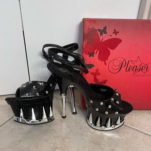 Pleaser Spiky-609SP Blk Pat/Blk Platform Heels 10 New, Never Worn, Ankle Strap